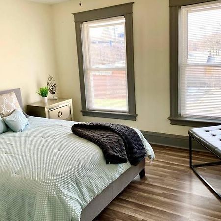 Villa 5Br Niagara Getaway Prime Location-Sleeps 10 à Niagara Falls Extérieur photo