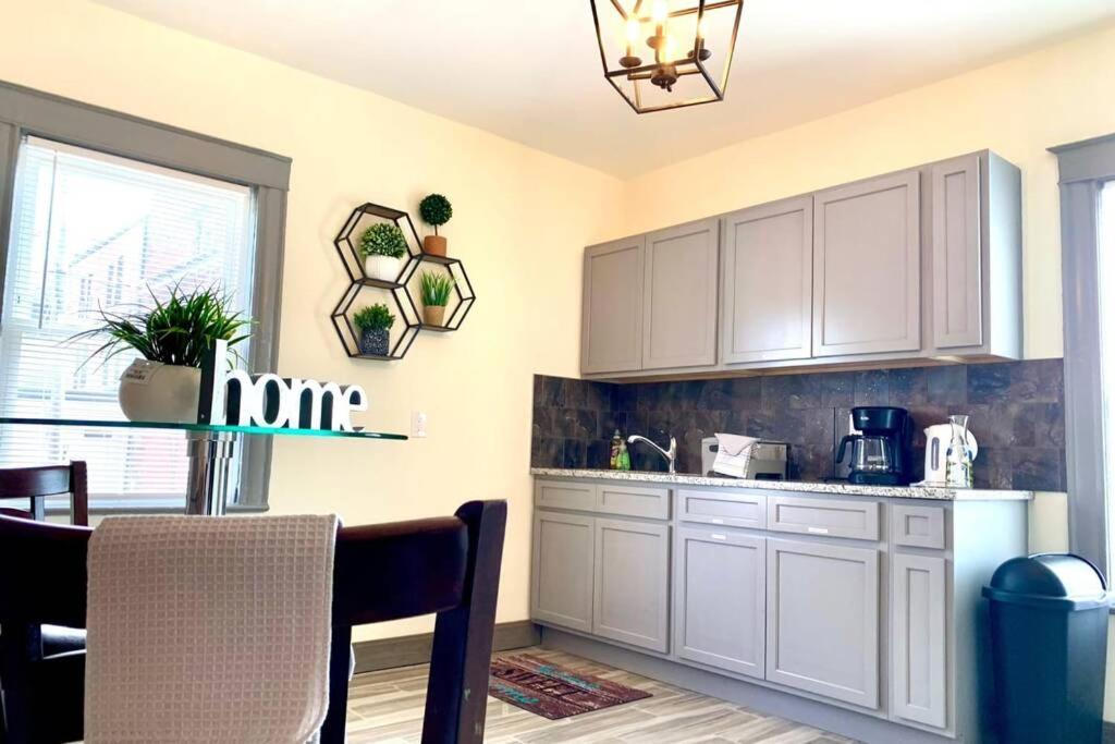 Villa 5Br Niagara Getaway Prime Location-Sleeps 10 à Niagara Falls Extérieur photo