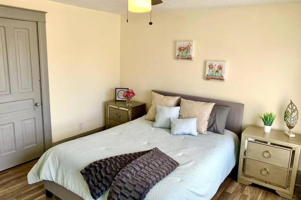 Villa 5Br Niagara Getaway Prime Location-Sleeps 10 à Niagara Falls Extérieur photo