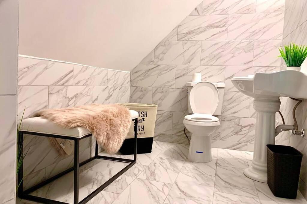 Villa 5Br Niagara Getaway Prime Location-Sleeps 10 à Niagara Falls Extérieur photo