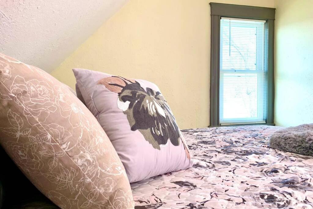 Villa 5Br Niagara Getaway Prime Location-Sleeps 10 à Niagara Falls Extérieur photo